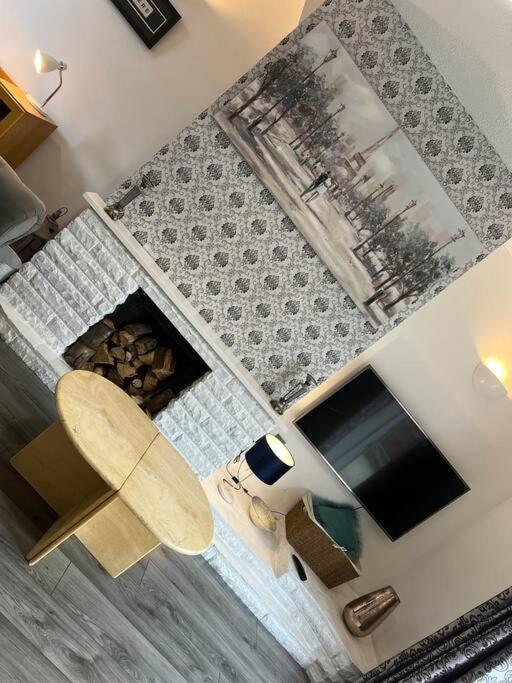 Treetops - Sleeps 8 Entire House Private Parking Close To Town Centre And Stadium Wigan Zewnętrze zdjęcie