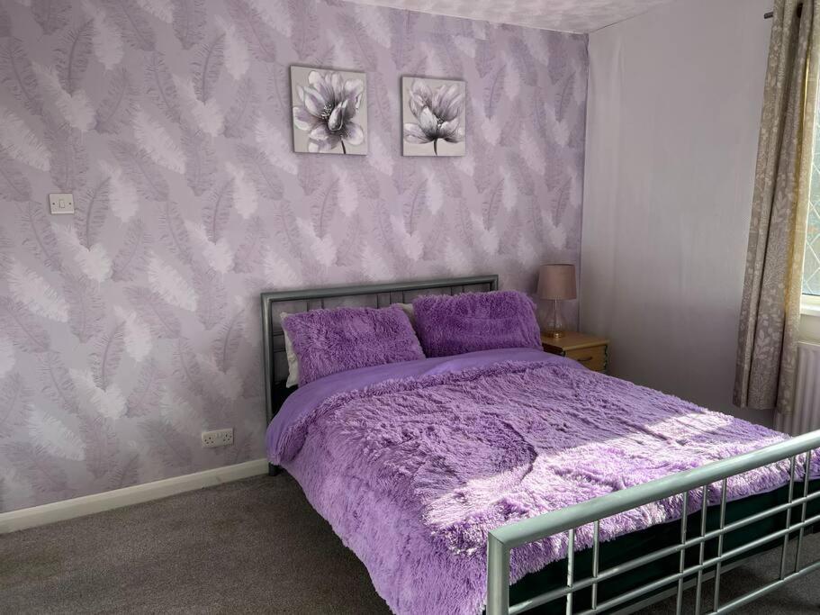 Treetops - Sleeps 8 Entire House Private Parking Close To Town Centre And Stadium Wigan Zewnętrze zdjęcie