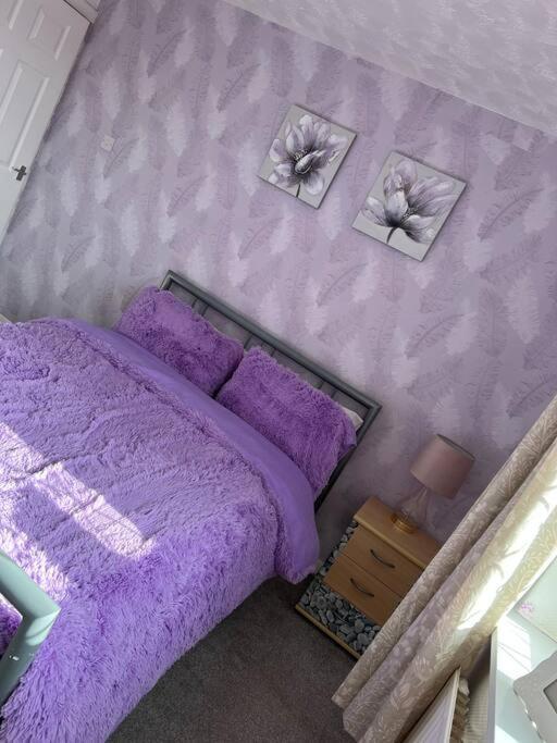 Treetops - Sleeps 8 Entire House Private Parking Close To Town Centre And Stadium Wigan Zewnętrze zdjęcie